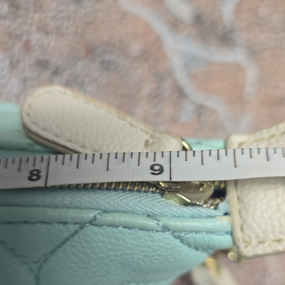 Betsey Johnson New York, N.Y. Mint  And Cream Quilted Cosmetic Bag - Picture 6 of 12